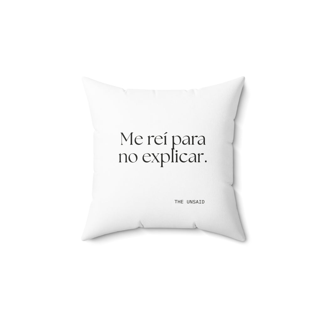 Me reí para no explicar - Throw Pillow - En Español