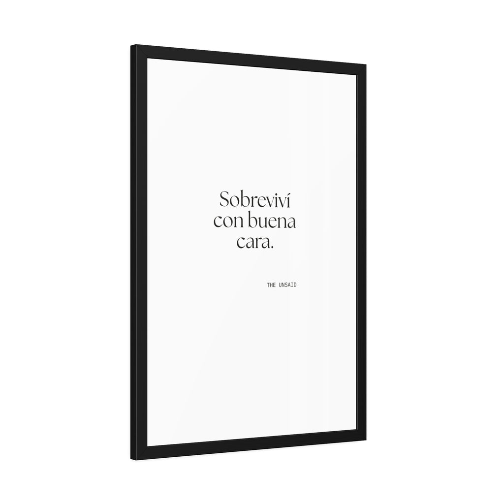 Sobreviví con buena cara - Framed Print - En Español